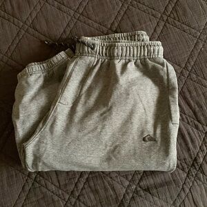 Mens Quicksilver Black Sweatpants with Back Pocket. Large